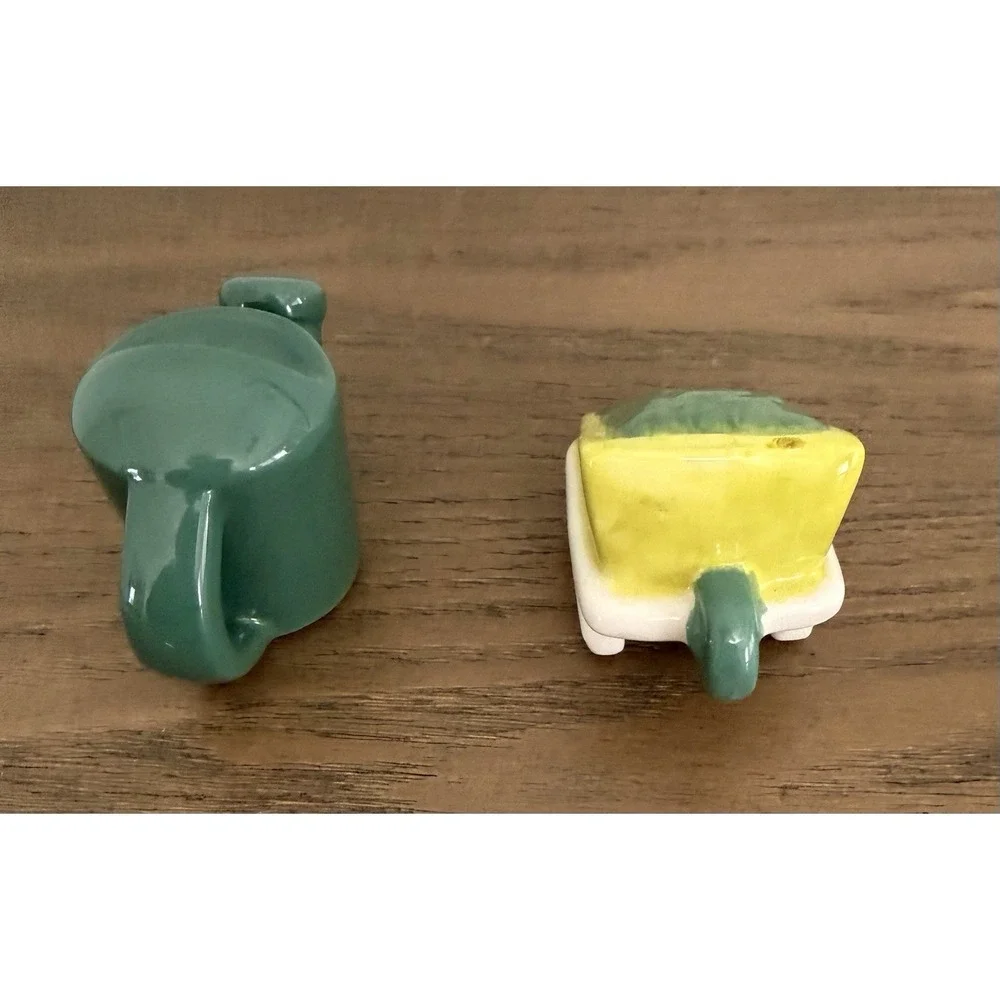 Vintage Plant Sprout Salt Pepper Shakers Watering Can Garden Ceramic Set‎